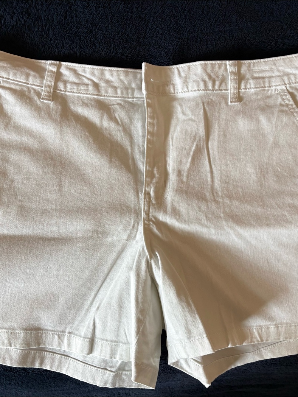 a.n.a Women's White Flat Front Shorts